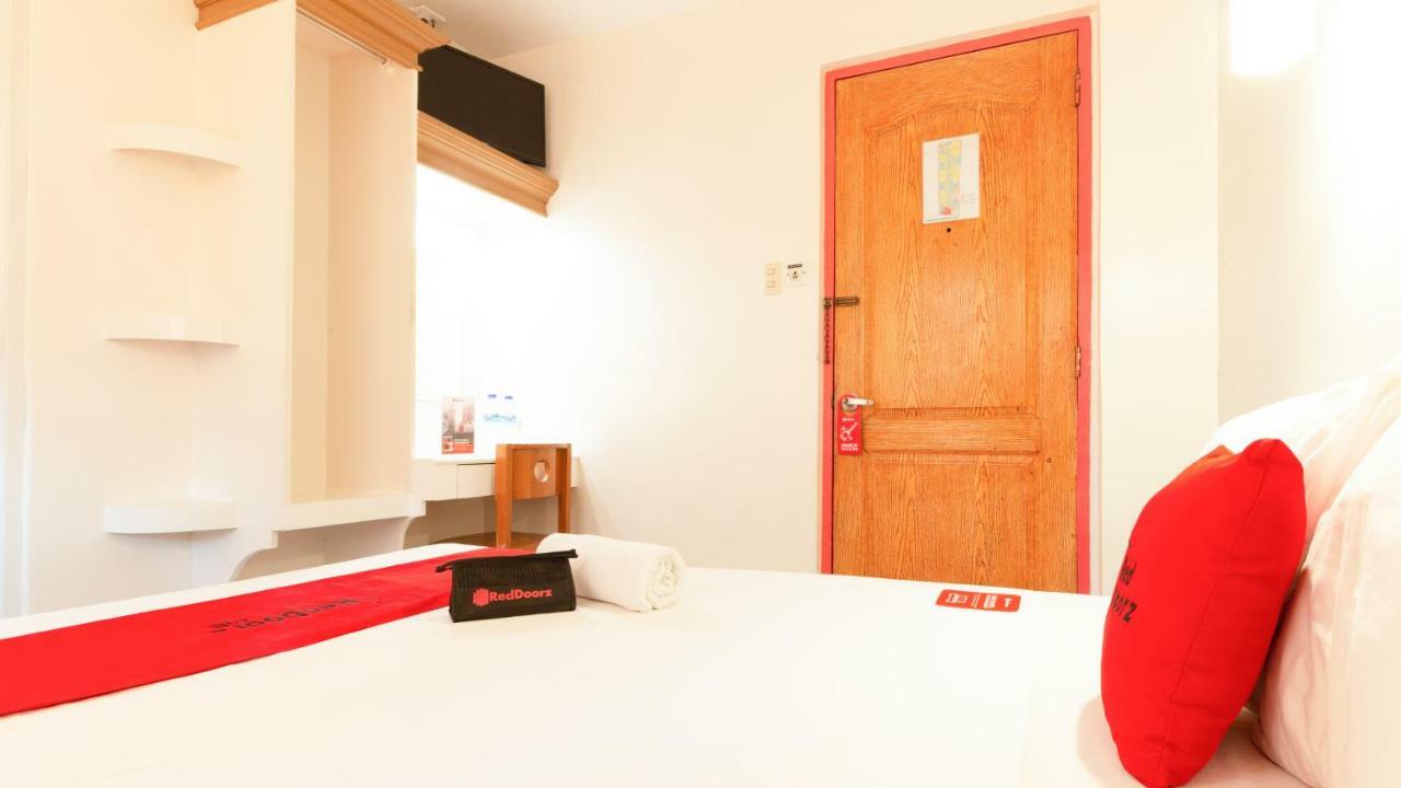 מלון Reddoorz @ Paterno Street טקלובן מראה חיצוני תמונה