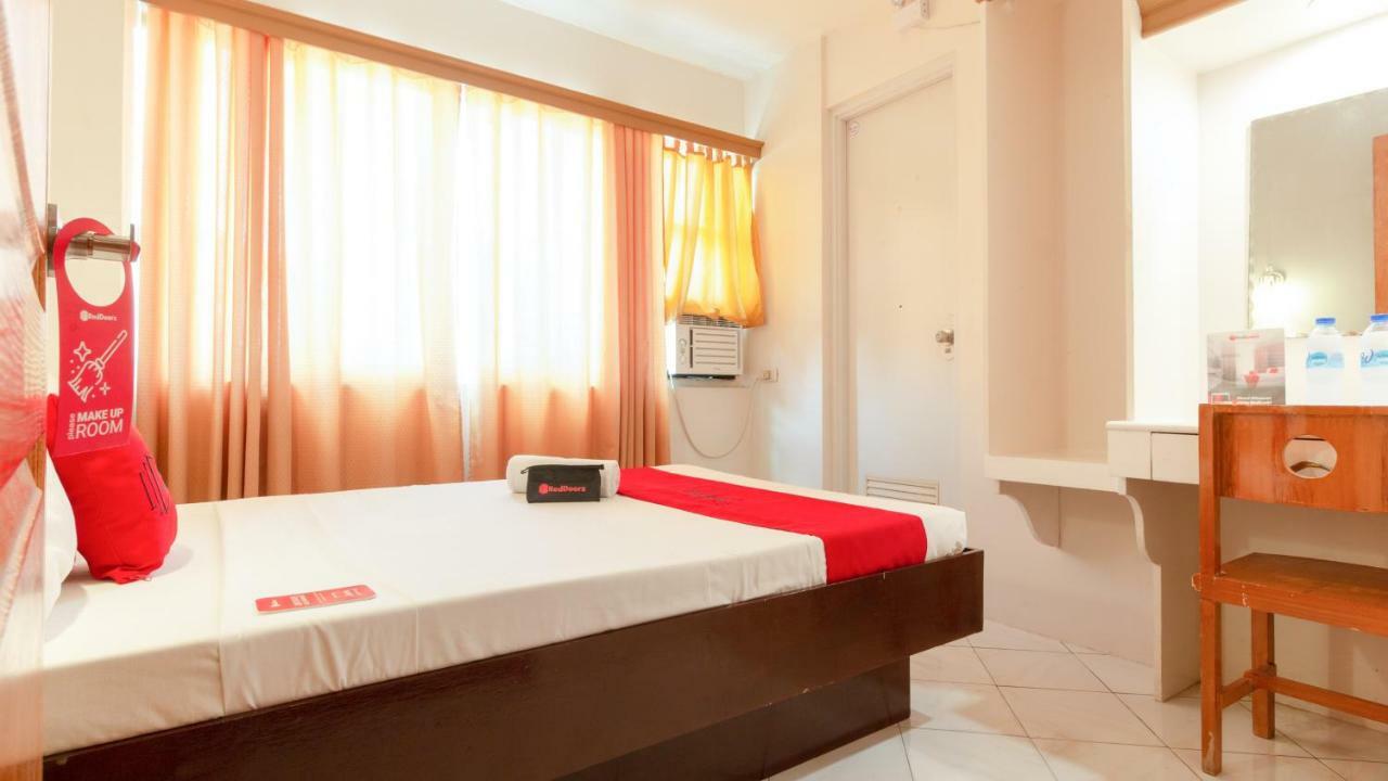 מלון Reddoorz @ Paterno Street טקלובן מראה חיצוני תמונה