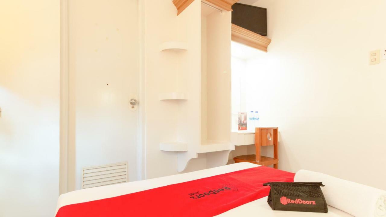 מלון Reddoorz @ Paterno Street טקלובן מראה חיצוני תמונה