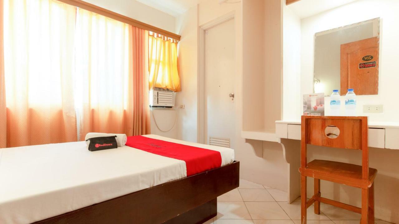 מלון Reddoorz @ Paterno Street טקלובן מראה חיצוני תמונה